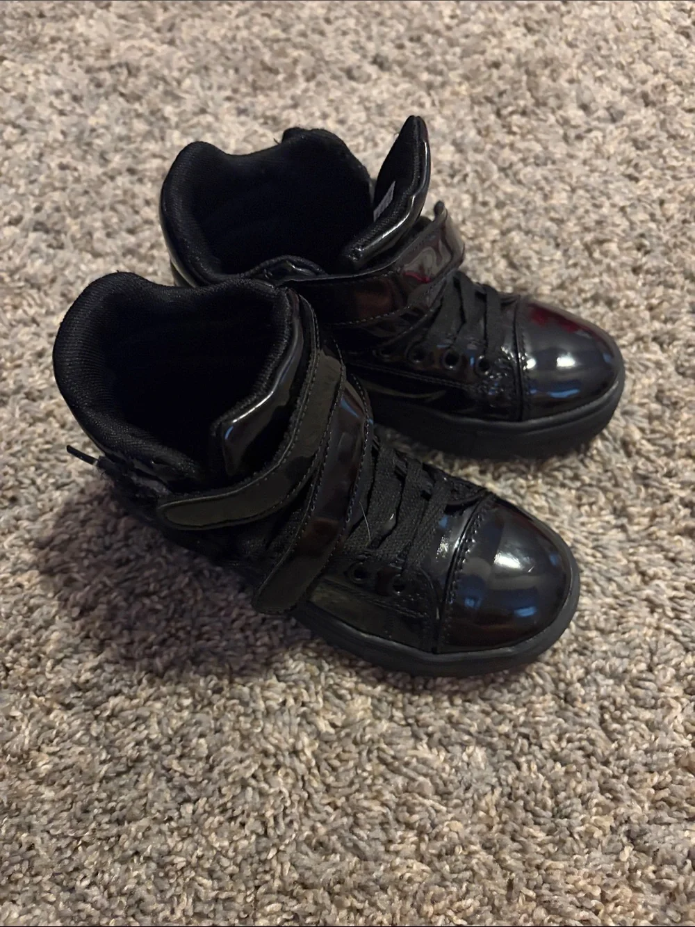 Kids High-Top Sneakers in Black - Stylish Everyday Shoe